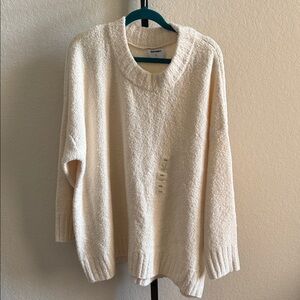 Old Navy Cream Crew Neck Sweater NWOT